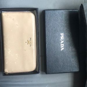 Used Prada Saffiano Zippy Wallet